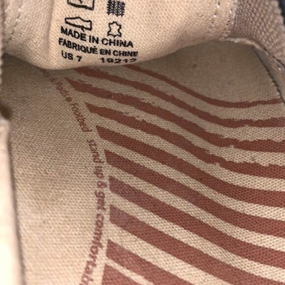 Taos Womens Canvas Slip-On Shoes Size 7 Beige - Picture 3 of 7